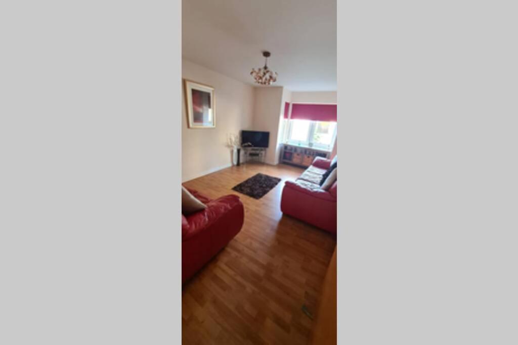 Lovely 2 Bed Apartment Close To Aberdeen Beach! Екстериор снимка