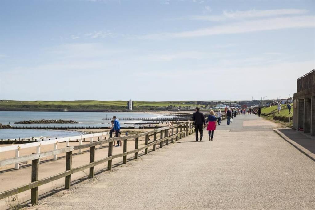 Lovely 2 Bed Apartment Close To Aberdeen Beach! Екстериор снимка
